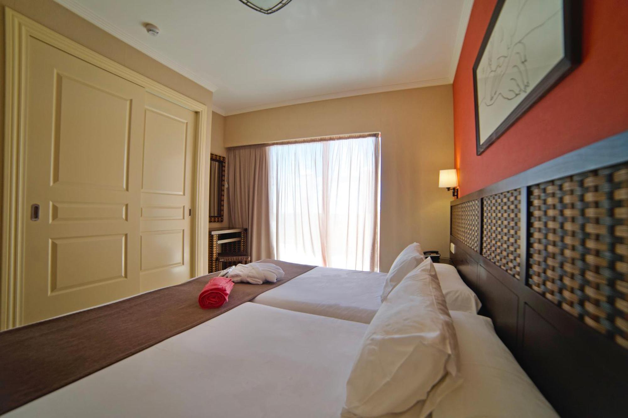 Holiday World Resort Benalmadena Ngoại thất bức ảnh